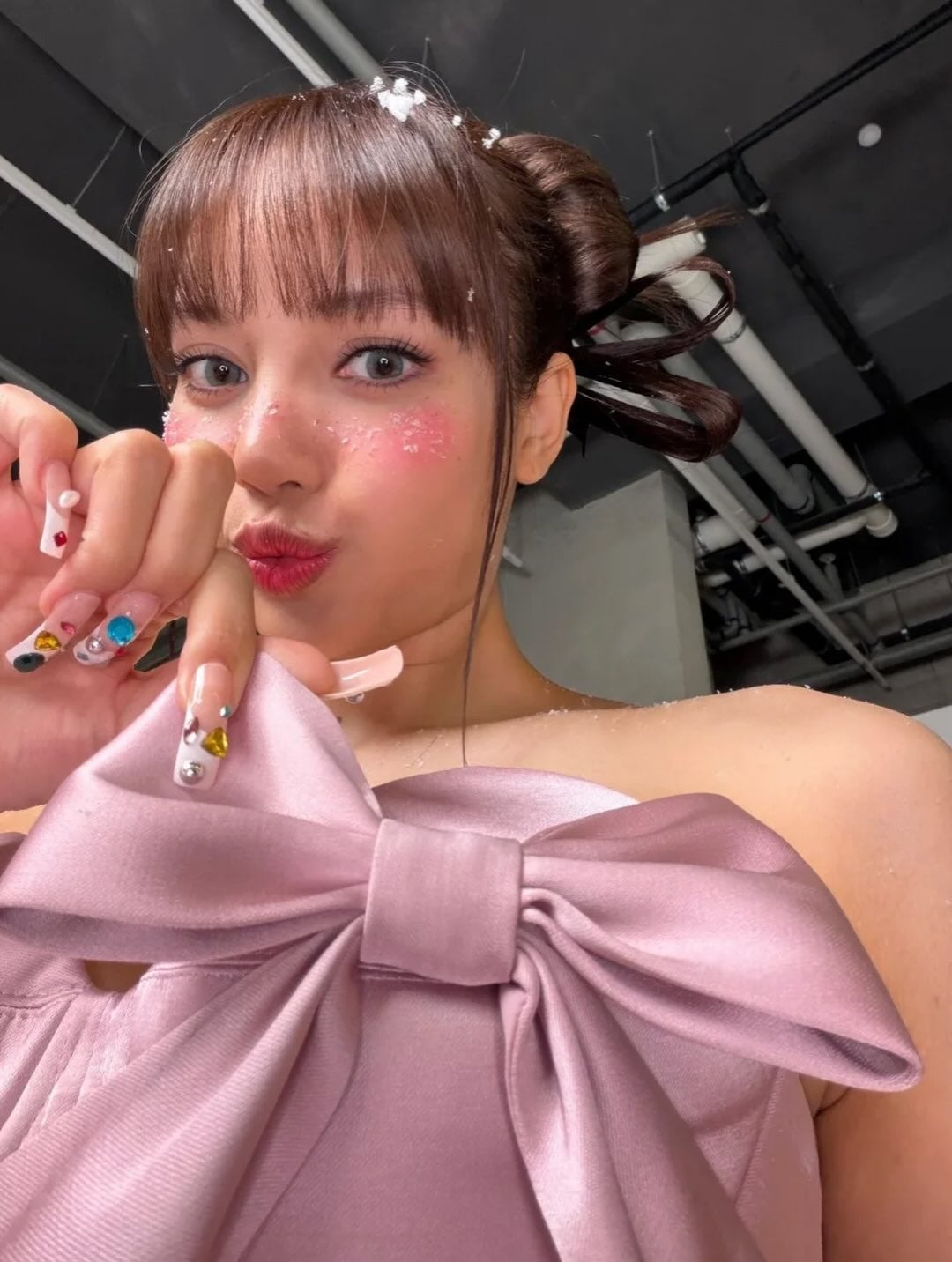 251225 Lisa via misslens IG : Happy Holidays