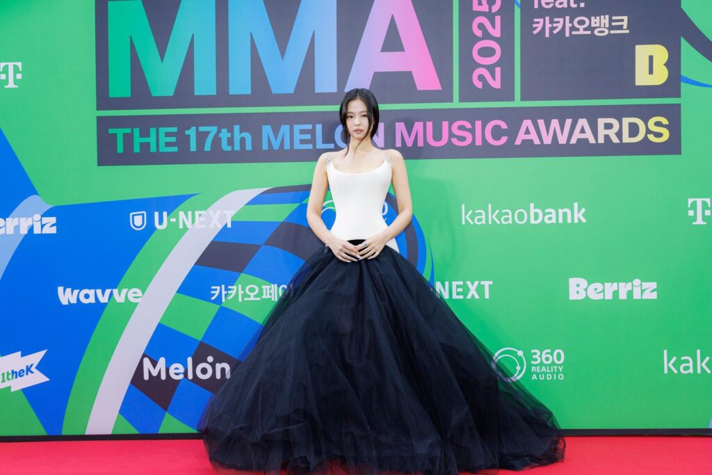 251220 melon X Update With Jennie - 2025 Melon Music Awards Red Carpet