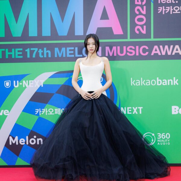 251220 melon X Update With Jennie - 2025 Melon Music Awards Red Carpet