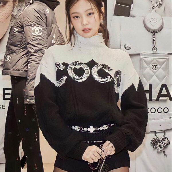 211019- Jennie at Coco Neige Flagship Store