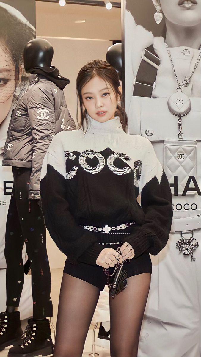 211019- Jennie at Coco Neige Flagship Store