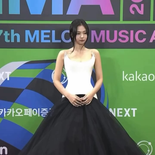 Jennie at Melon Music Awards Red Carpet - 251220
