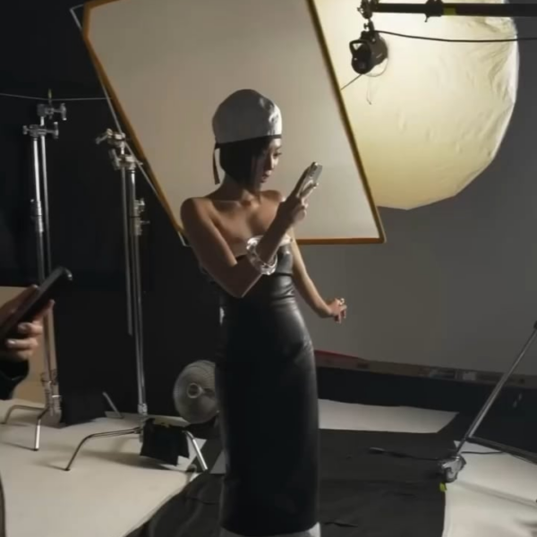 260105 V Magazine IG Update w/ Jennie