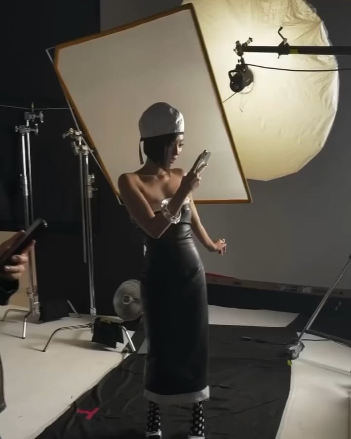 260105 V Magazine IG Update w/ Jennie