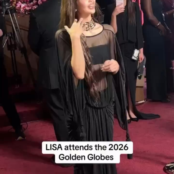 260111 Lisa starred for Glambot