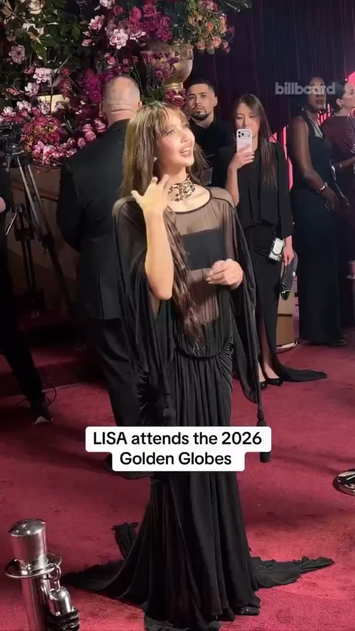 260111 Lisa starred for Glambot