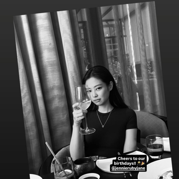 260116 annawintourrr IG Story Update w/ Jennie