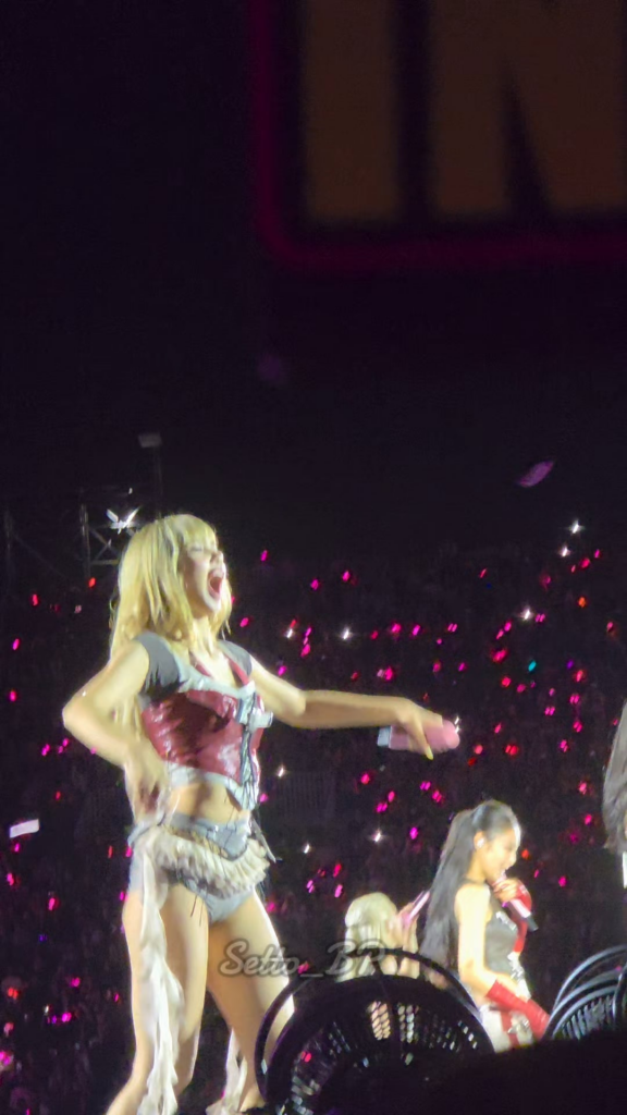 250723 Lisa - Forever Young