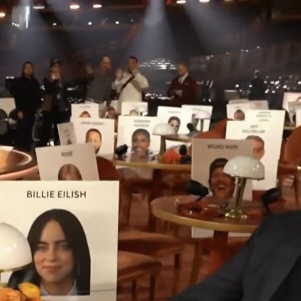 ROSÉ will be sitting next to Bruno Mars at the Grammys