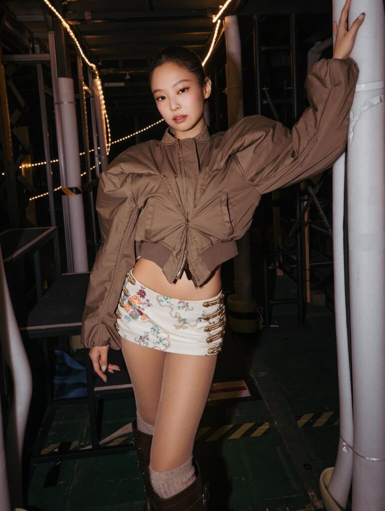 260120 sam__woolf IG Update w/ Jennie
