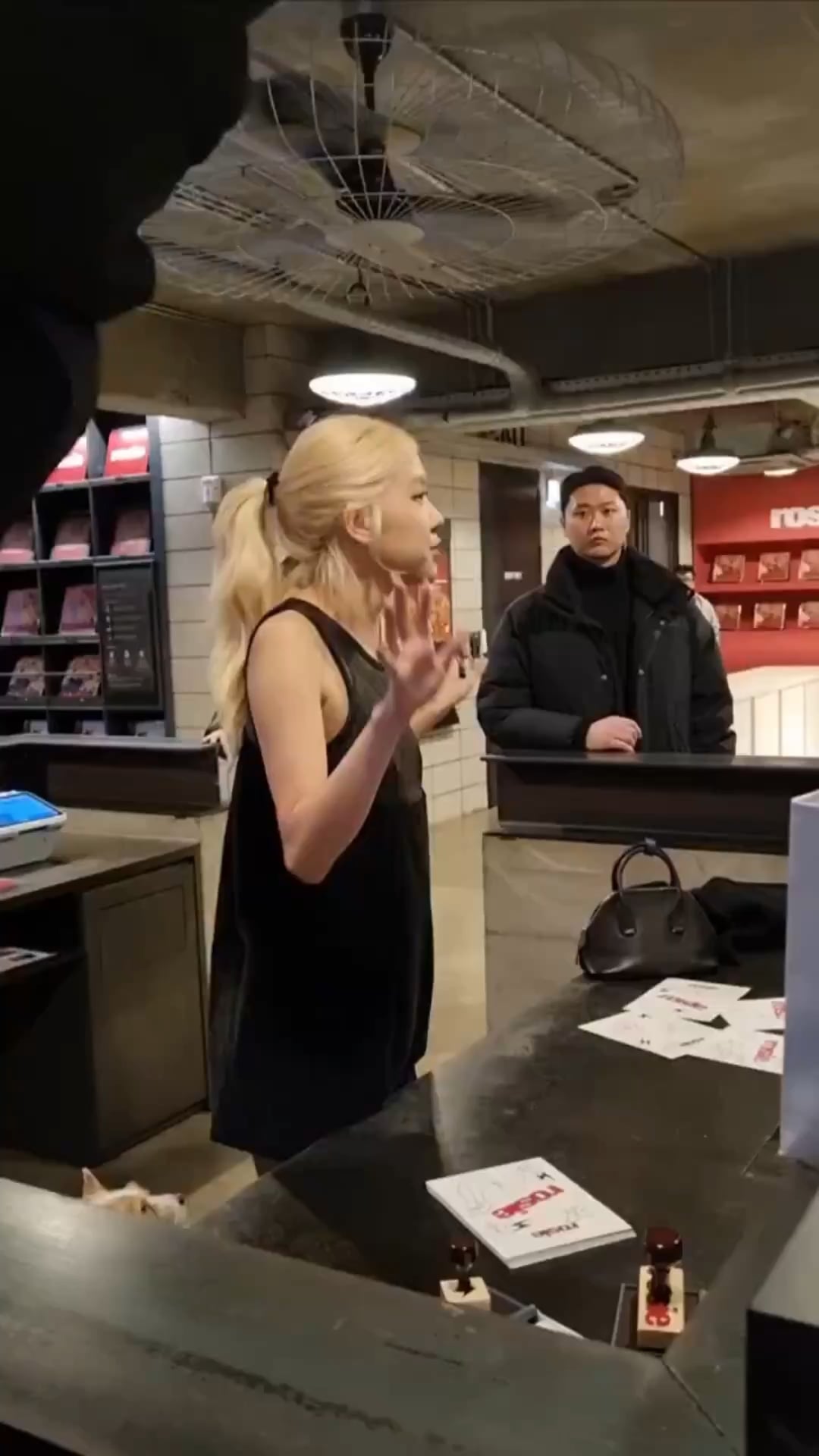 260122 Rosé @ ROSÉ - One Year of rosie Encore Pop-up store in SEOUL