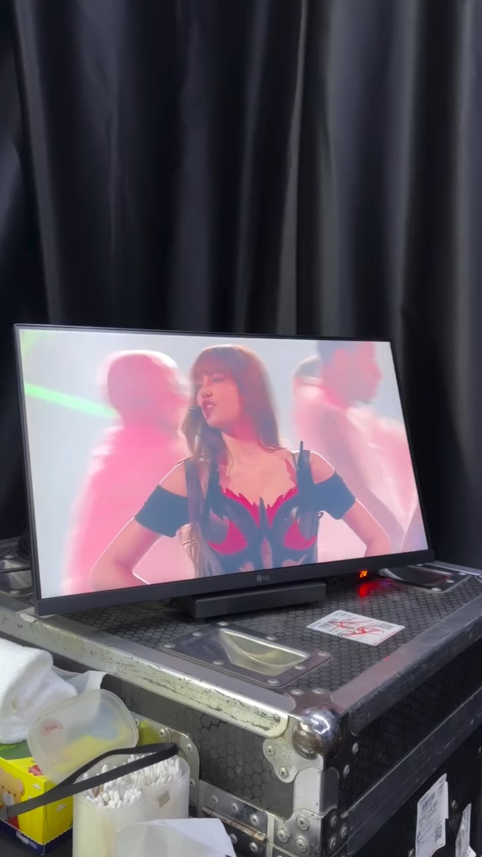 260126 Rosé IG Story Update w/ Lisa