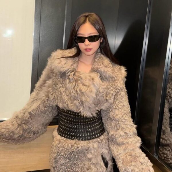 260121 sam__woolf IG Update w/ Jennie