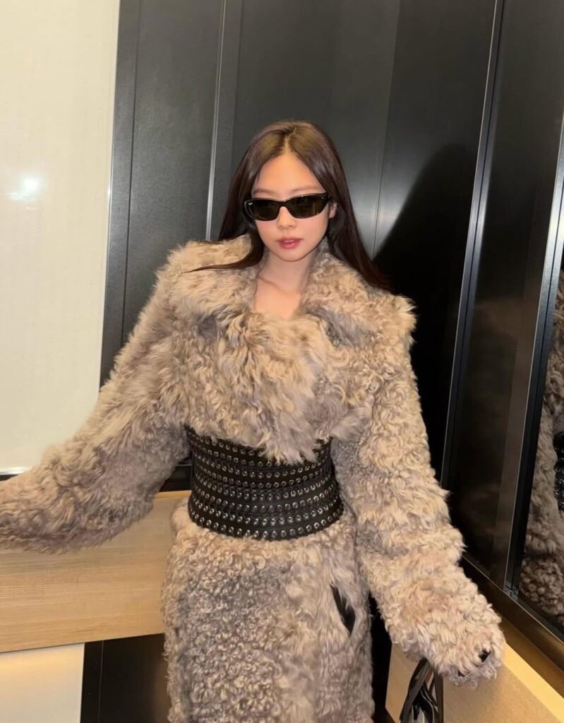 260121 sam__woolf IG Update w/ Jennie