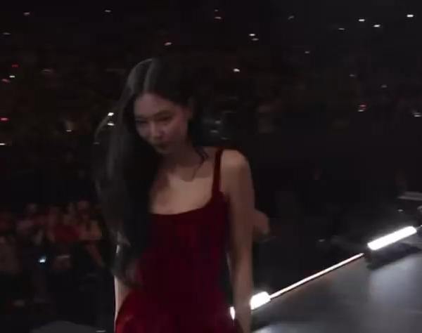 260110 JENNIE wins ‘Global Impact Award’ at The 40th Golden Disc Awards!