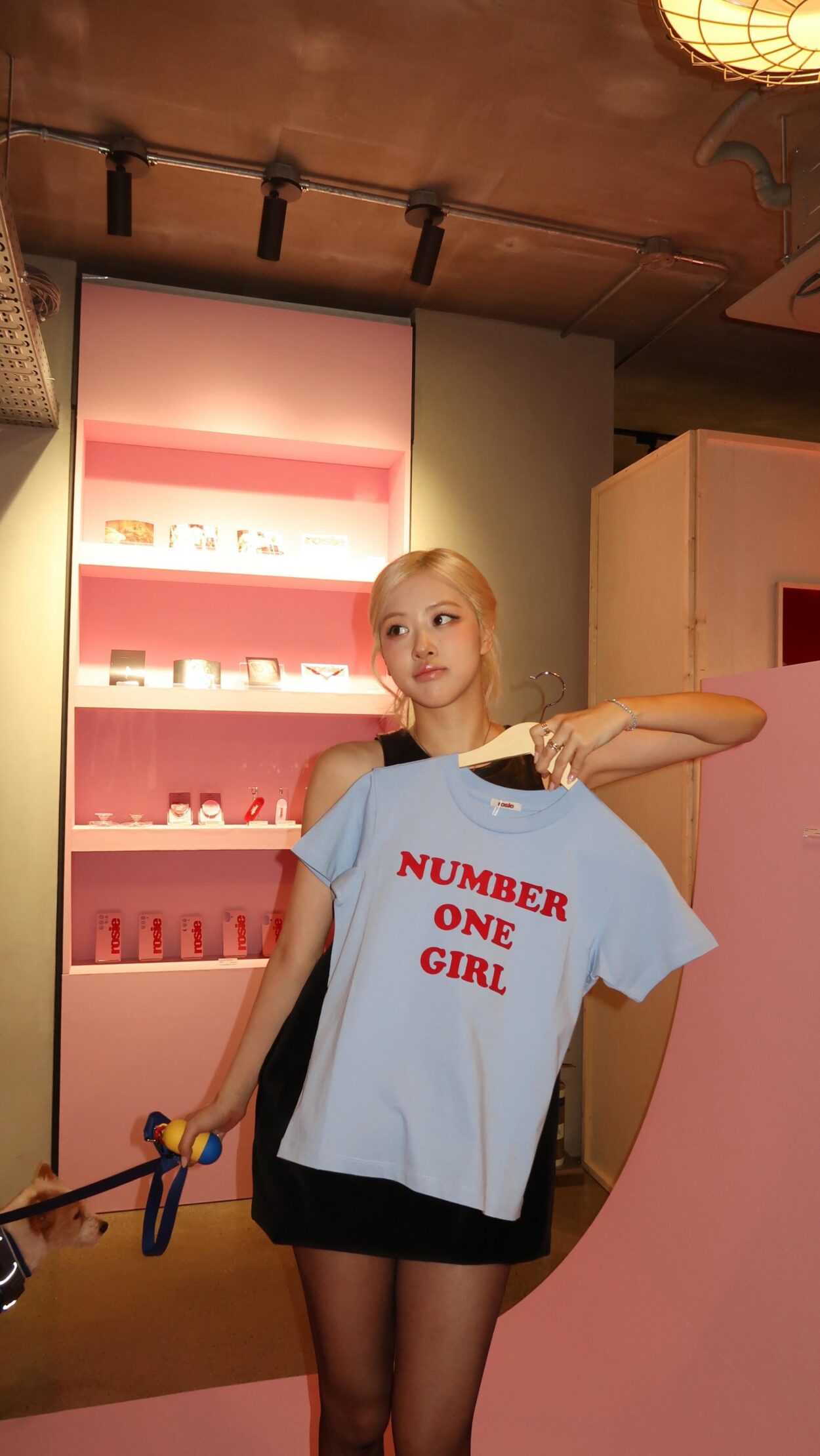 260130 Rosé (vampirehollie) IG Update