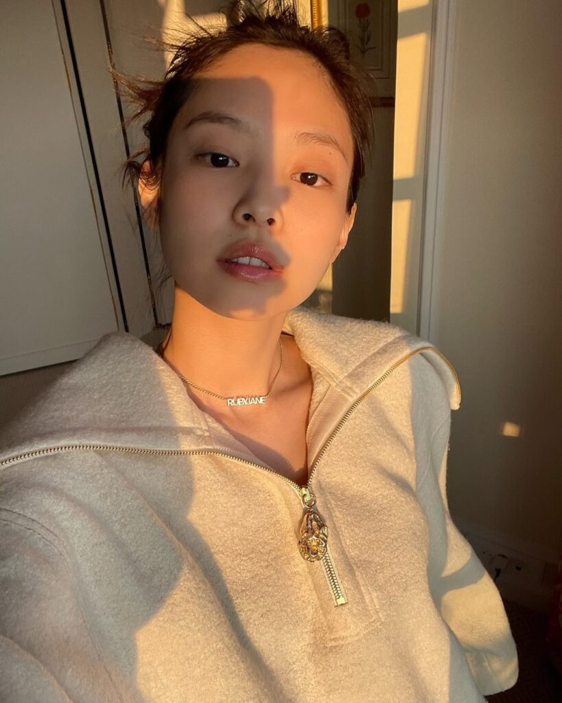 220112 Jennie Instagram Update