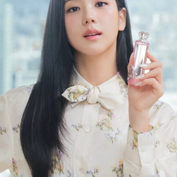 260119 eyesmag IG Update w/ Jisoo