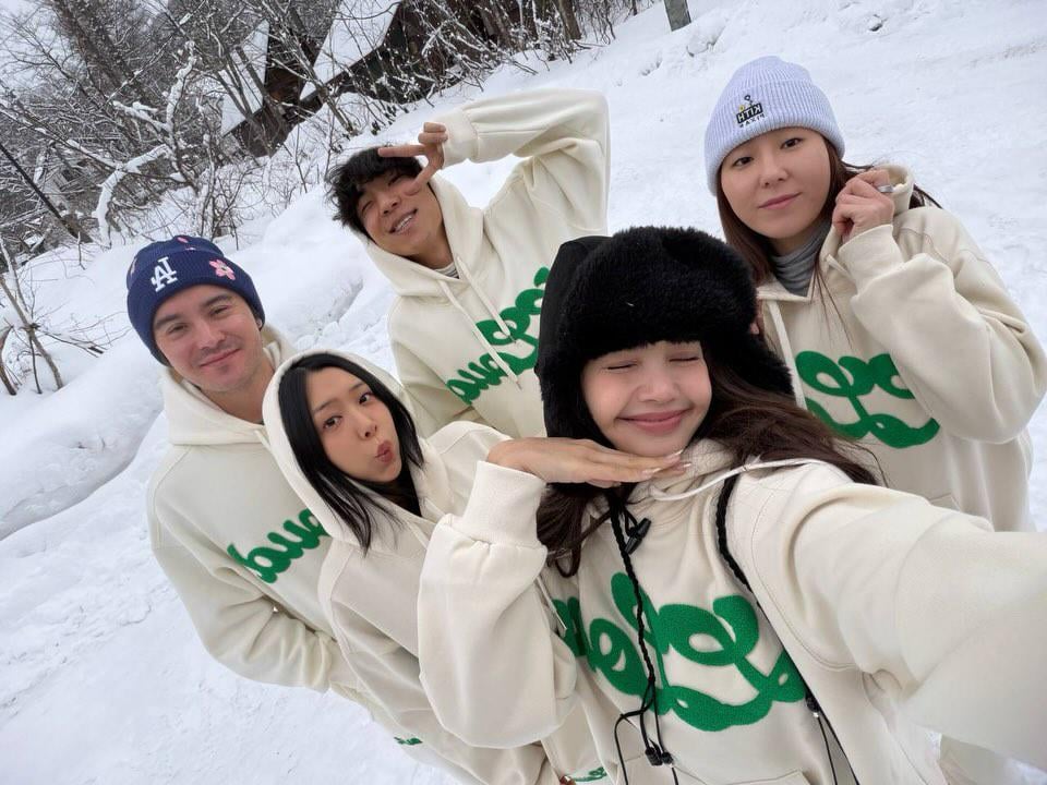 260206 emjanggg IG Update w/ Lisa