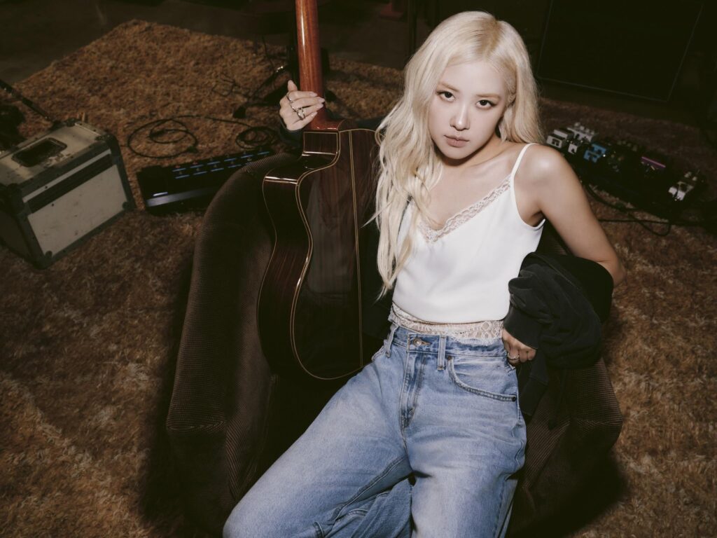 ROSÉ x LEVI’S