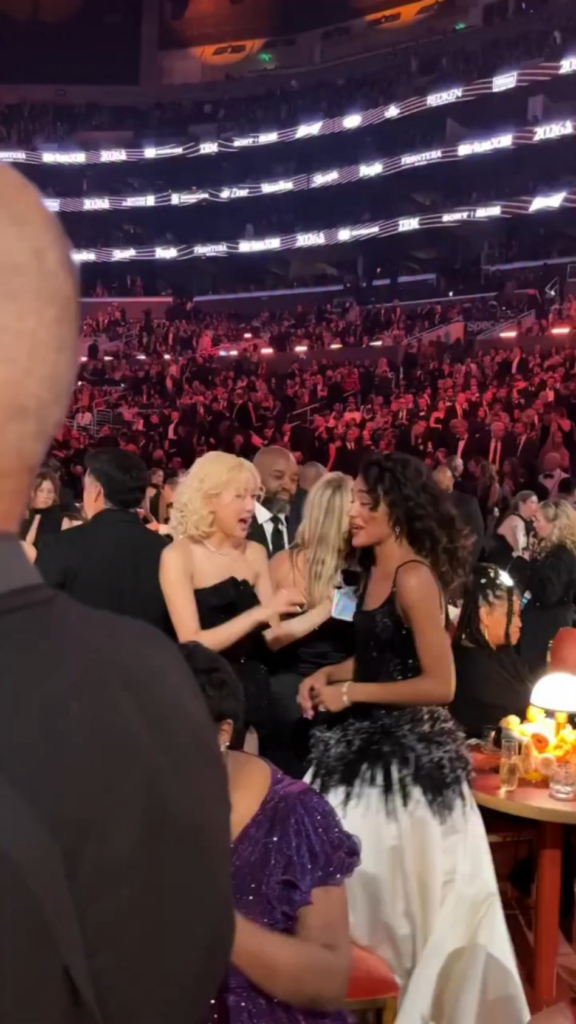 260201 ROSÉ w/ Olivia Dean @ The 68th Annual Grammy Awards Backstage