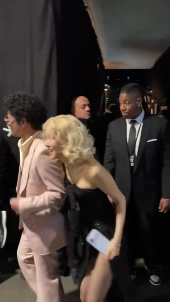 260201 ROSÉ w/ Bruno Mars @ The 68th Annual Grammy Awards Backstage