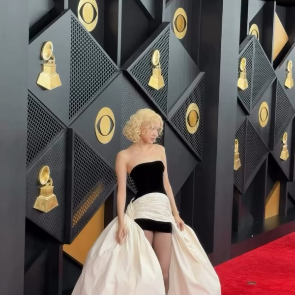 260201 Rosé (vampirehollie) IG Update