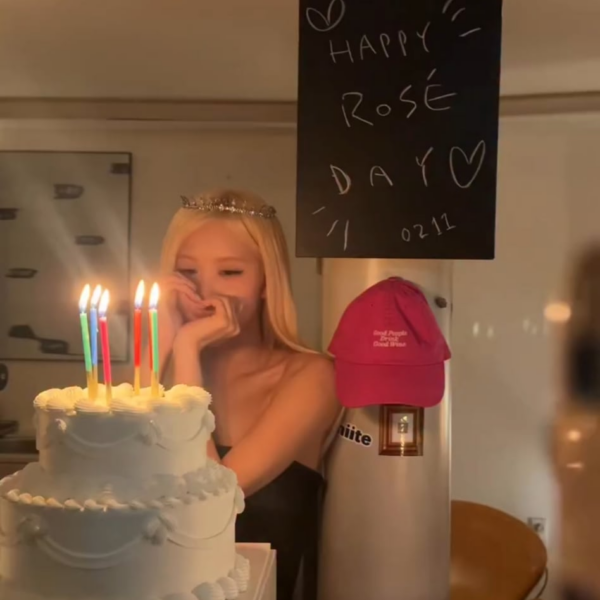 260213 Rosé (vampirehollie) IG Update