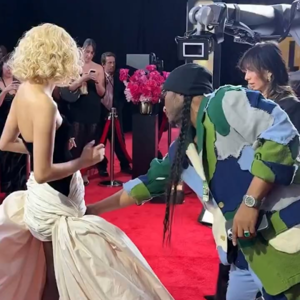 260201 ROSÉ’s Grammy Awards Glambot behind