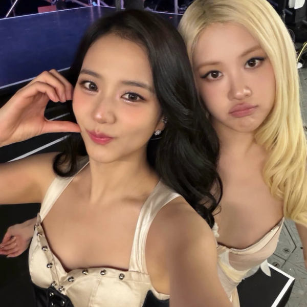 260211 Jisoo IG Story Update w/ Rosé