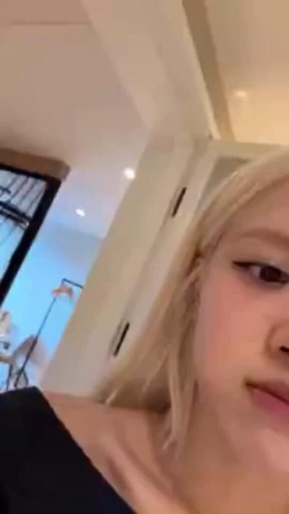 260228 Rosé & Lisa IG Live 1/2 [RAW]