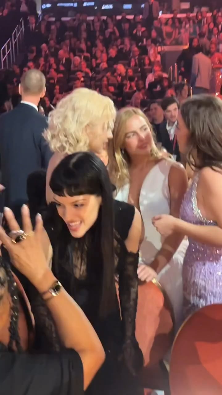 260201 ROSÉ w/ Laufey & Addison Rae @ the 68th Grammy Awards