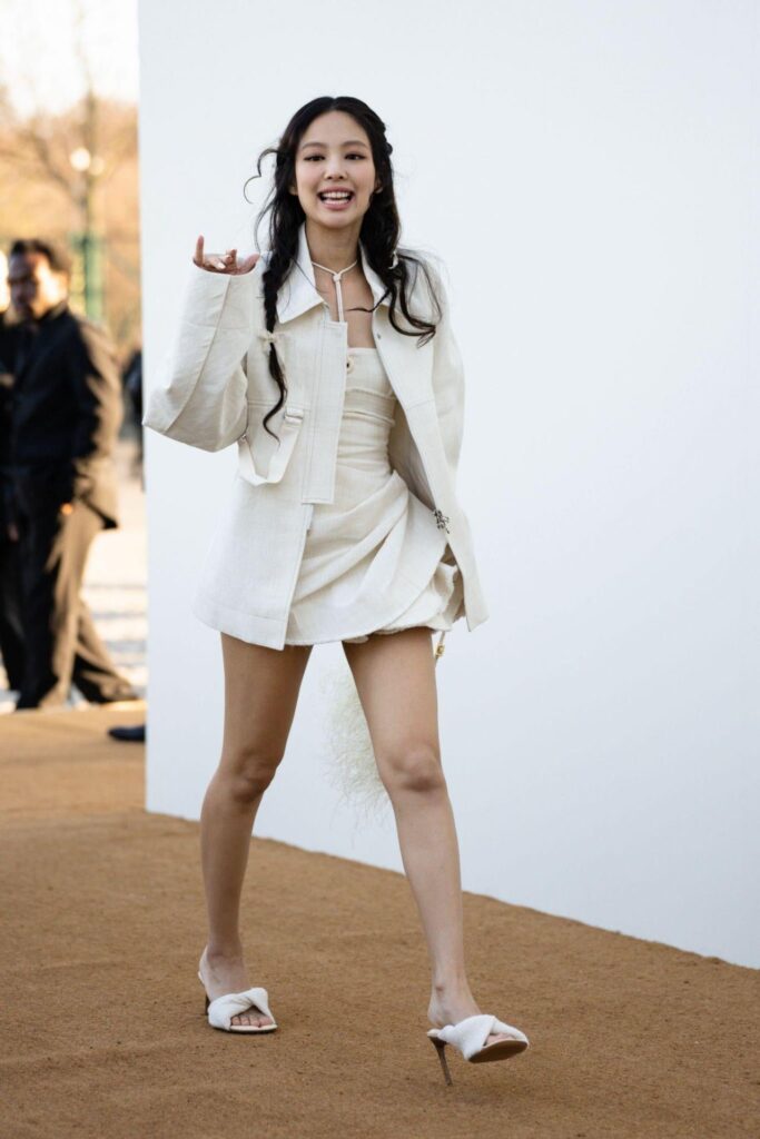 221212 Jennie x Le Raphia Jacquemus Show