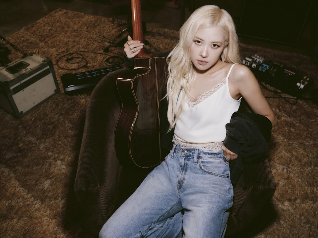 ROSÉ x LEVI’S