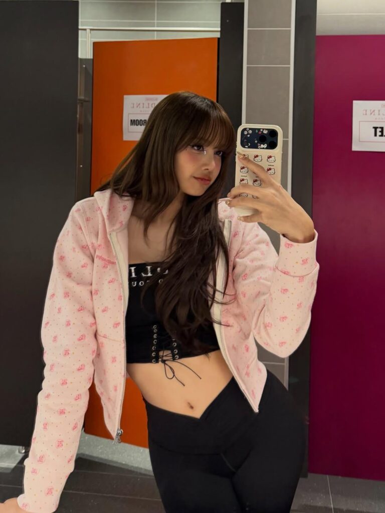 Lisa instagram Post