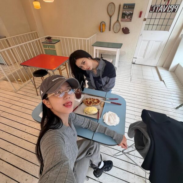 260206 y_ar1492 IG Update w/ Jisoo