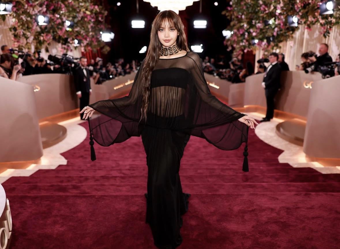 260205 Lisa in a New Nexflix Rom Com movie