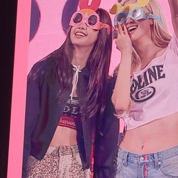 260203 LISA IG Story Update w/ ROSÉ