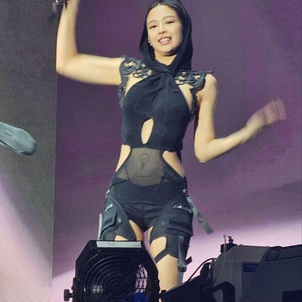 230703 JENNIE performing OTG at BST Hyde Park