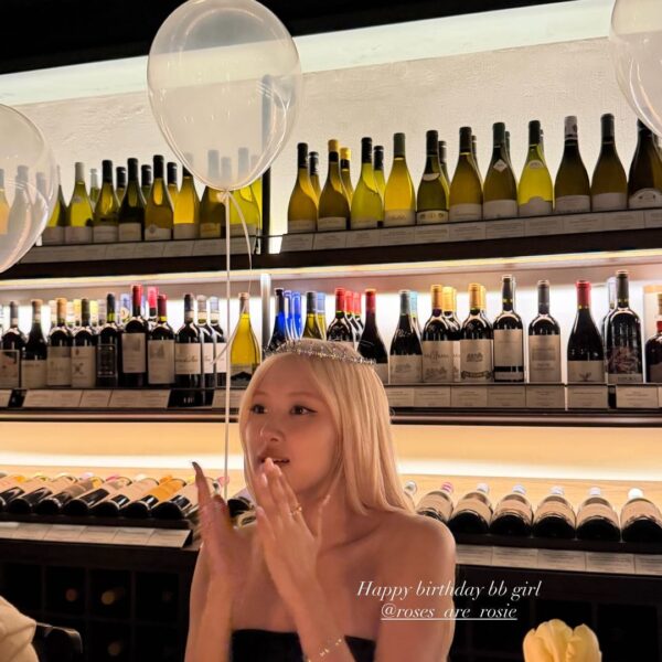 260211 peggygou_ IG Story Update w/ Rosé