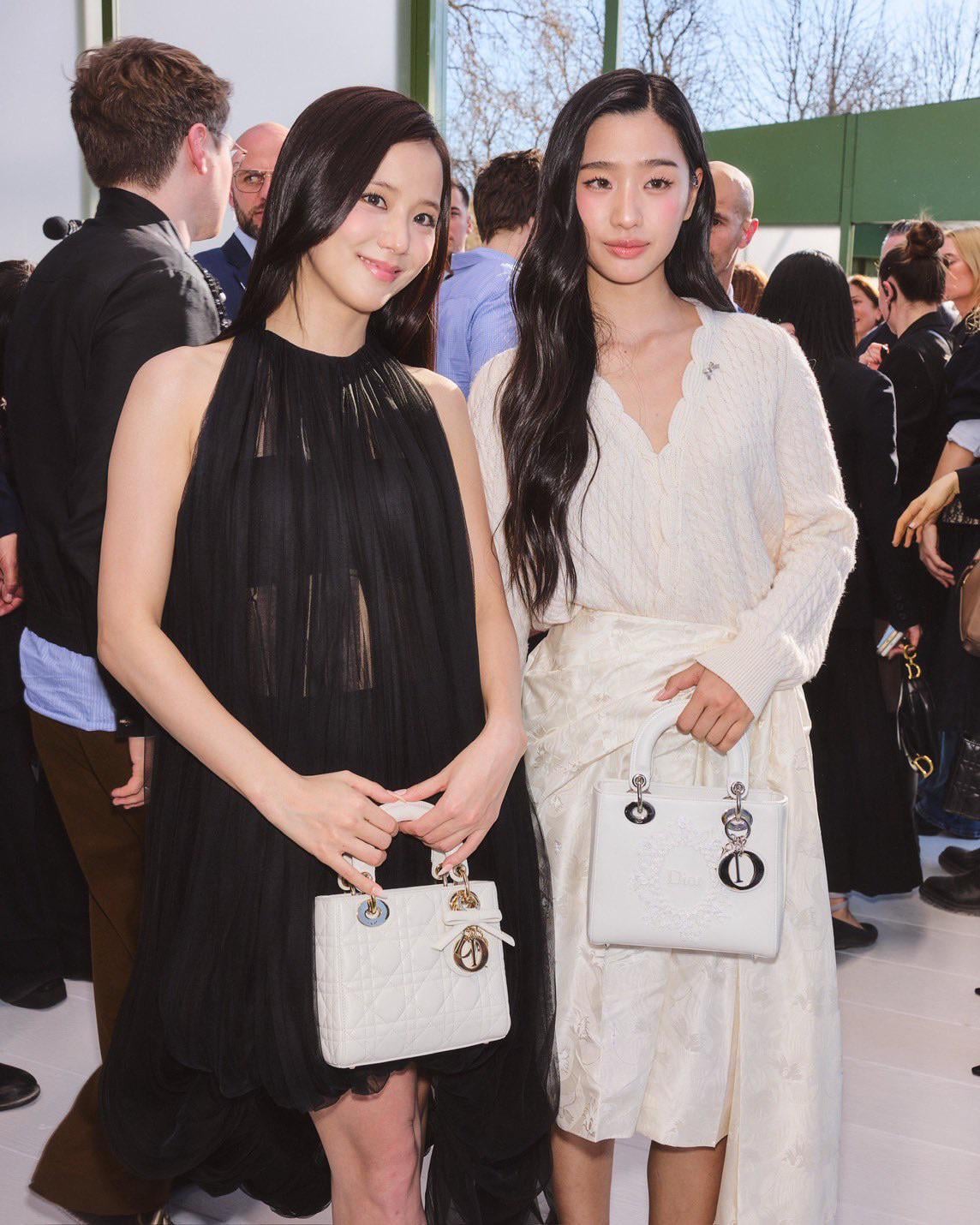 260303 Jisoo w/ Tontawan @ DIOR Paris Fashion Week