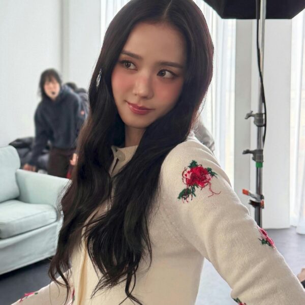 260313 JISOO | Netflix Korea 'Boyfriend on Demand' TikTok Challenge Reward Photo