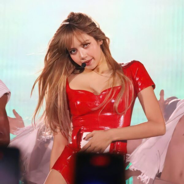 CORPORATE WHORE (Sex story of Lisa, in the caption)