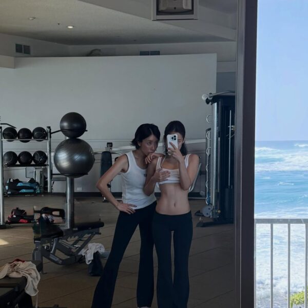 260327 han__ji_eun IG Update w/ Jennie