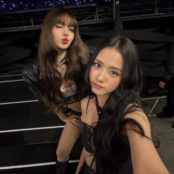 260327 Jisoo IG Story Update w/ Lisa