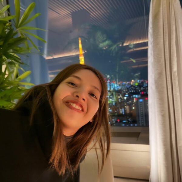 260327 heyalic_e IG Story Update w/ Lisa