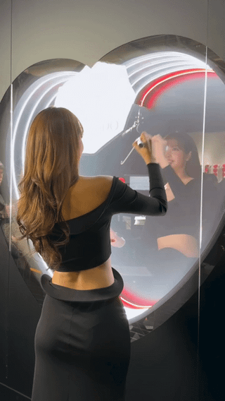 260307 Lisa IG Story Update