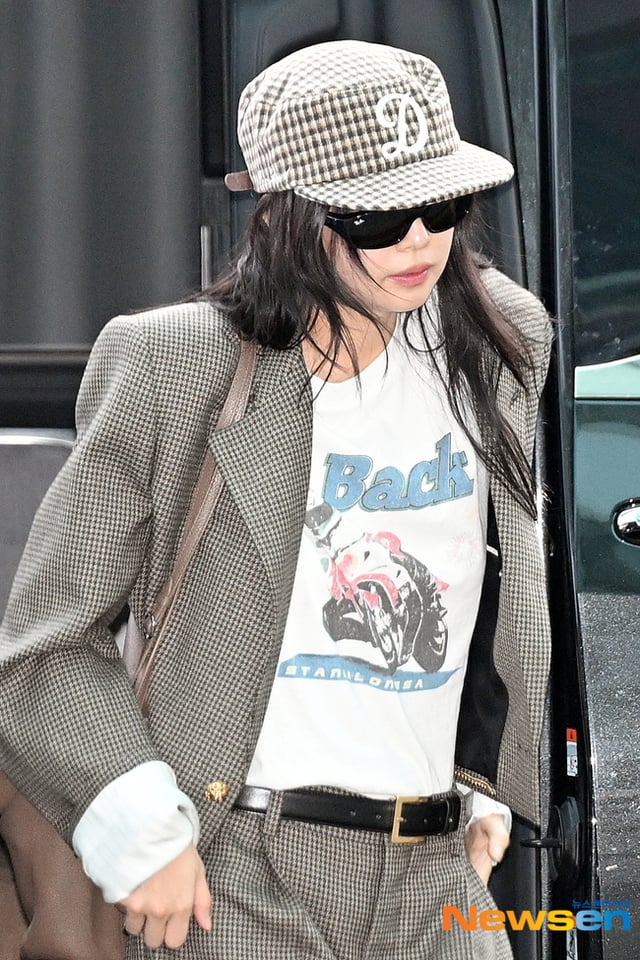 260322 Jennie @ Incheon International Airport (Departure to Hong Kong) [newsen]