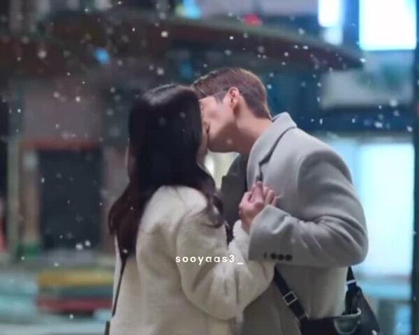 Jisoo kissing compilation from her new series