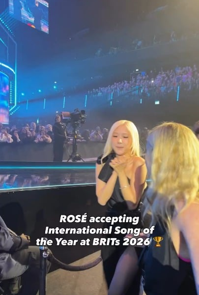 260302 brits IG Update w/ Rosé